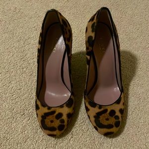 Gucci shoes only worn few times